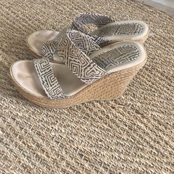 Sandals - Picture 2 of 3